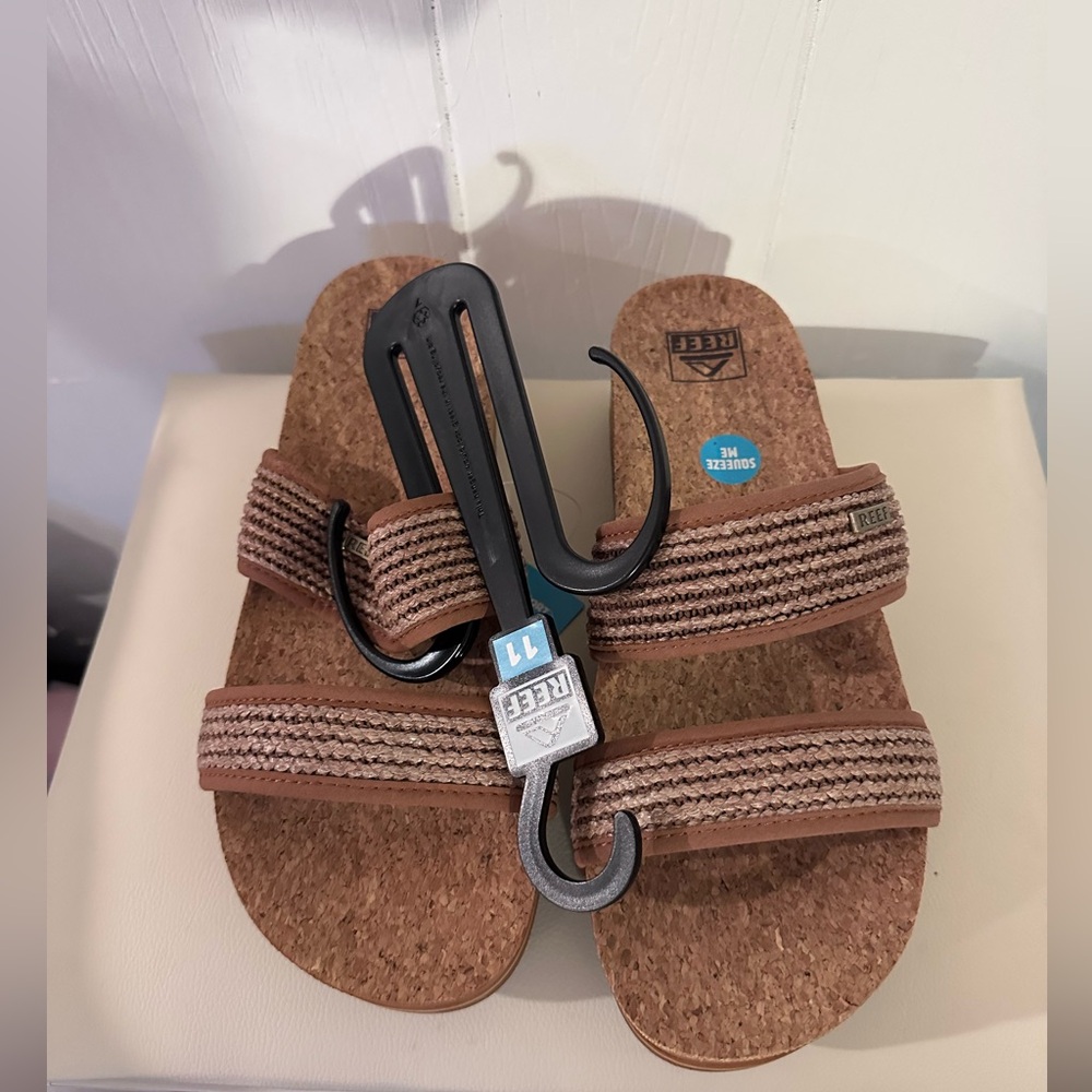 Reef women’s Brown Woven Double-Strap Cork Slides
